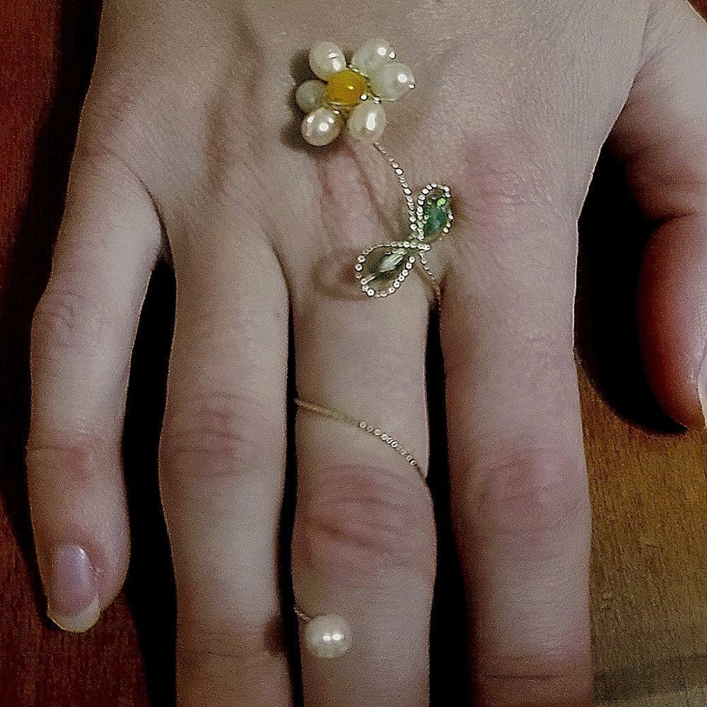 Flower Ring - Picture 1 of 10